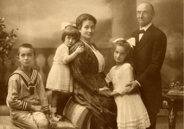 1908 - Emanuel Heilbronner (Dr. Bronner) vem ao mundo!
