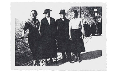 1940s - Os Nazis nacionalizam a fábrica de sabão da família—Os pais de Emil são deportados e mortos em Auschwitz e Theriesenstadt.
Emil adota o título honorífico “Dr.”—com a sua intensidade, conhecimento científico e acentuada pronúncia alemã, ninguém questiona.